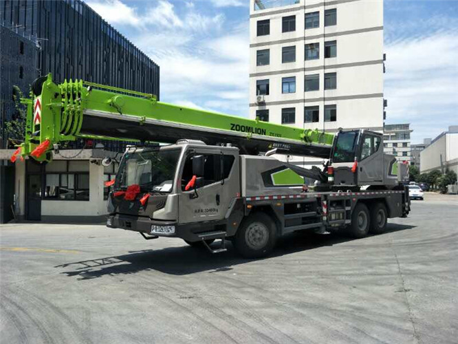 赤峰市随车吊师傅告诉你租赁随车吊车如何区分吨位